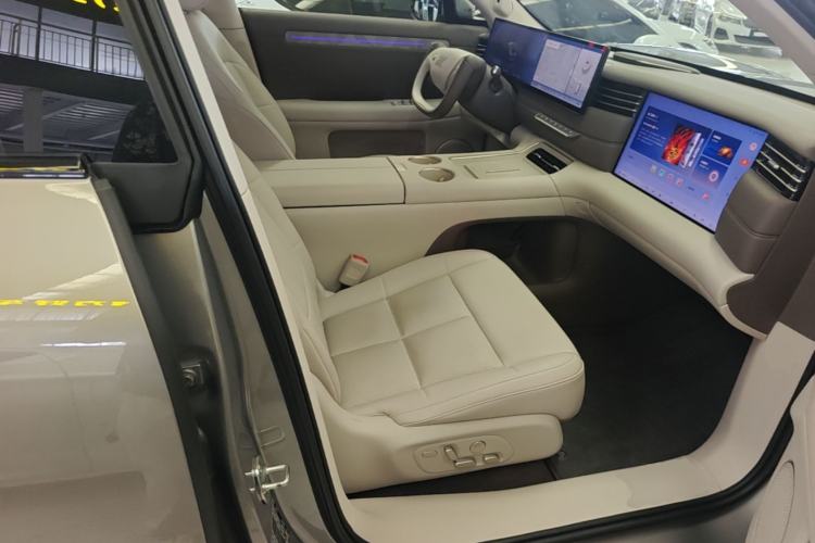 Used IM LS6 2026 Model Pure Electric Max Right Front Seat