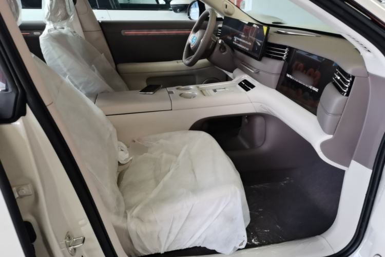 Used IM LS6 2026 Model Range-Extending 66 Max Right Front Seat