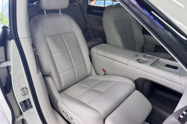 Used IM LS6 2026 Model Pure Electric Max Right Front Seat