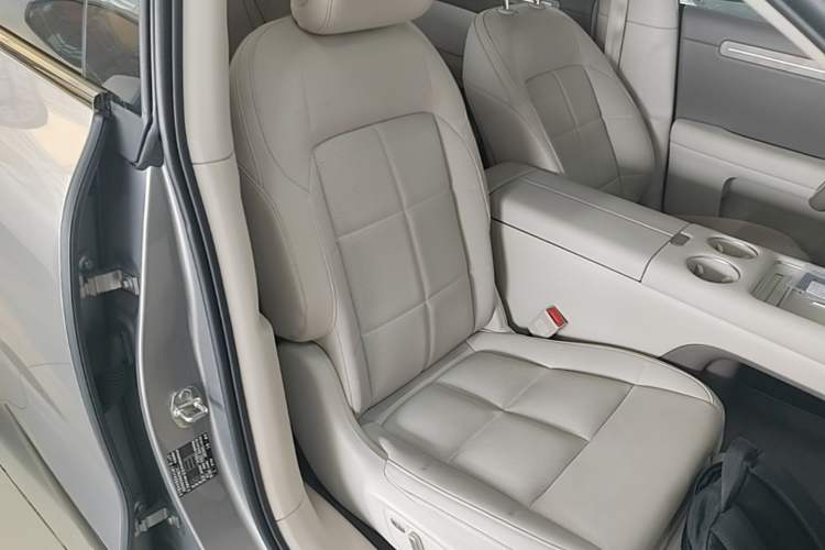 Used IM LS6 2026 Model Pure Electric Max Right Front Seat