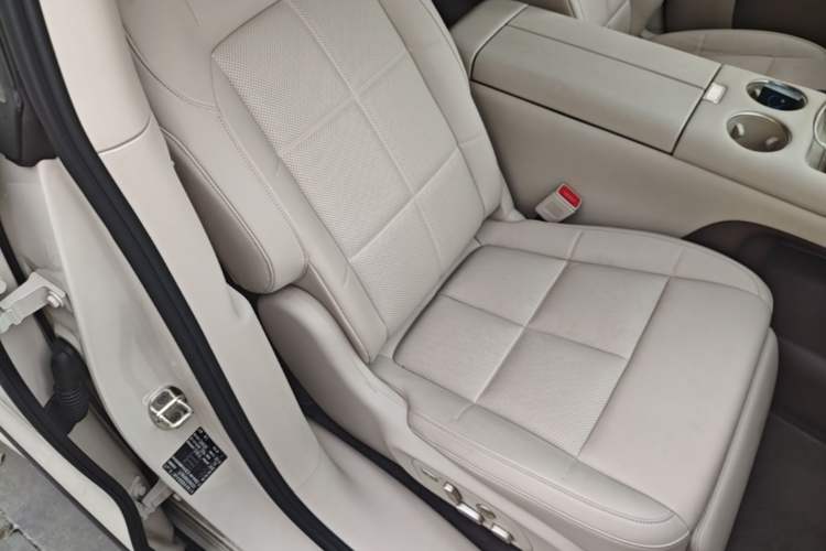 Used IM LS6 2026 Model Pure Electric Max Right Front Seat