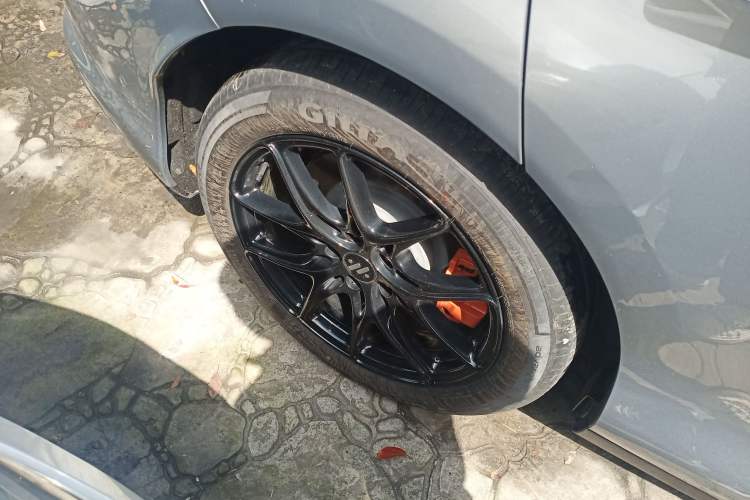 Used IM LS6 2026 Model Range-Extending 52 Max+ Right Rear Wheel Hub