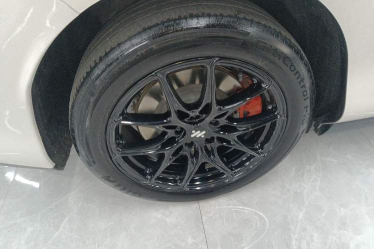 Used IM LS6 2026 Model Range-Extending 52 Max Right Rear Wheel Hub