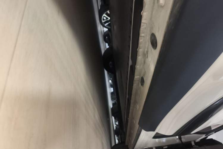Used IM LS6 2026 Model Pure Electric Max Right Side Sill
