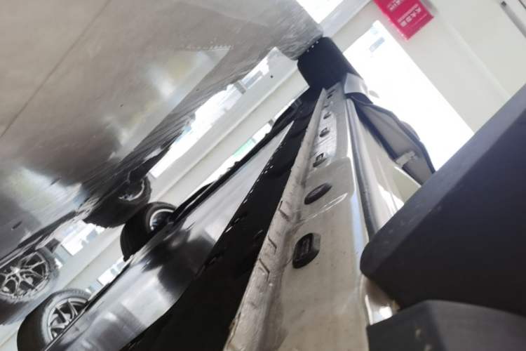 Used IM LS6 2026 Model Range-Extending 66 Max Right Side Sill