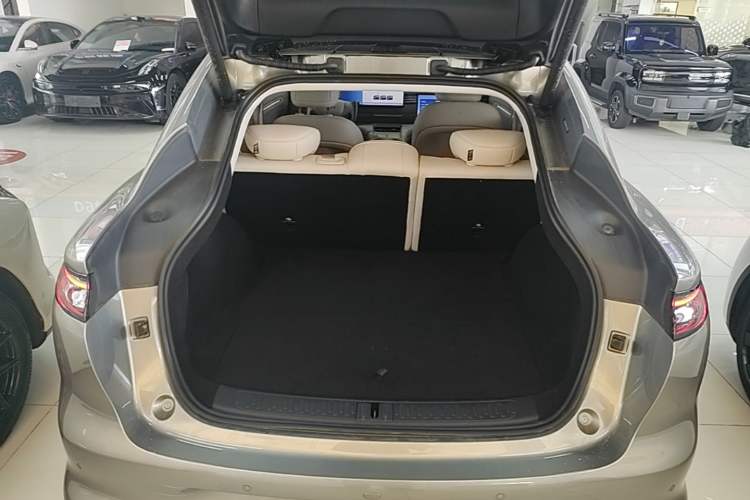 Used IM LS6 2026 Model Pure Electric Max Trunk
