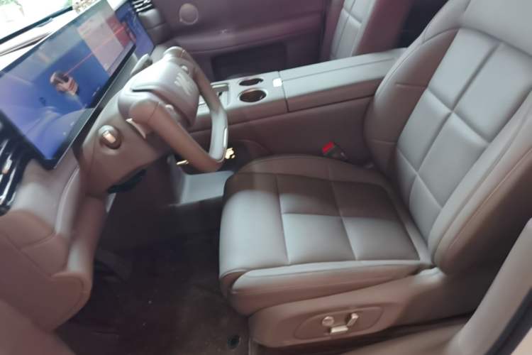 Used IM LS6 2026 Model Pure Electric Max Left Front Seat