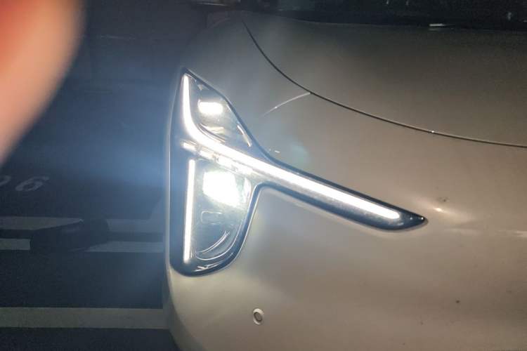 Used IM LS6 2026 Model Pure Electric Pro Max Right Front Headlight