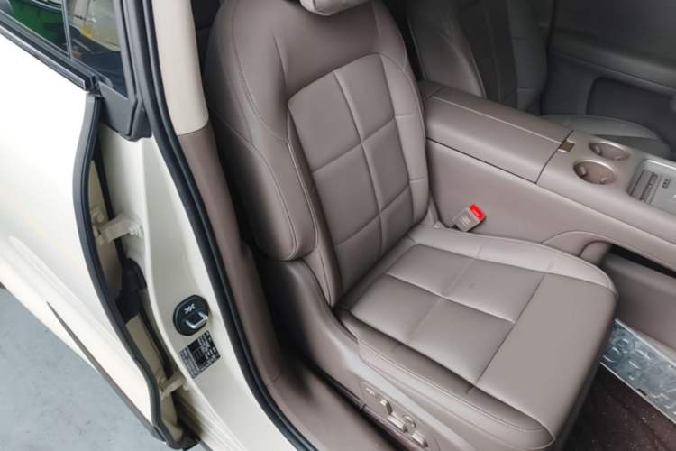 Used IM LS6 2026 Model Pure Electric Max Right Front Seat