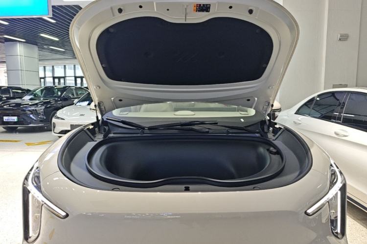 Used IM LS6 2026 Model Pure Electric Max Engine Bay