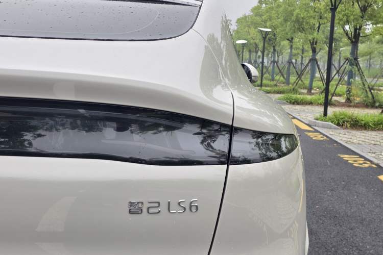 Used IM LS6 2026 Model Range-Extending 52 Max Exterior 10