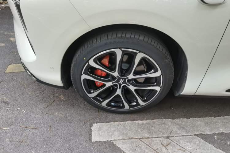 Used IM LS6 2026 Model Range-Extending 52 Max Exterior 4