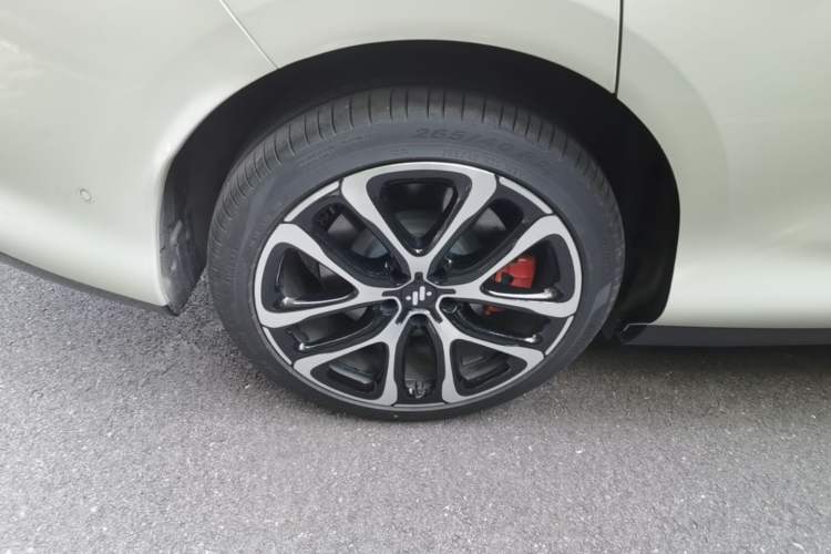 Used IM LS6 2026 Model Range-Extending 52 Max Exterior 5