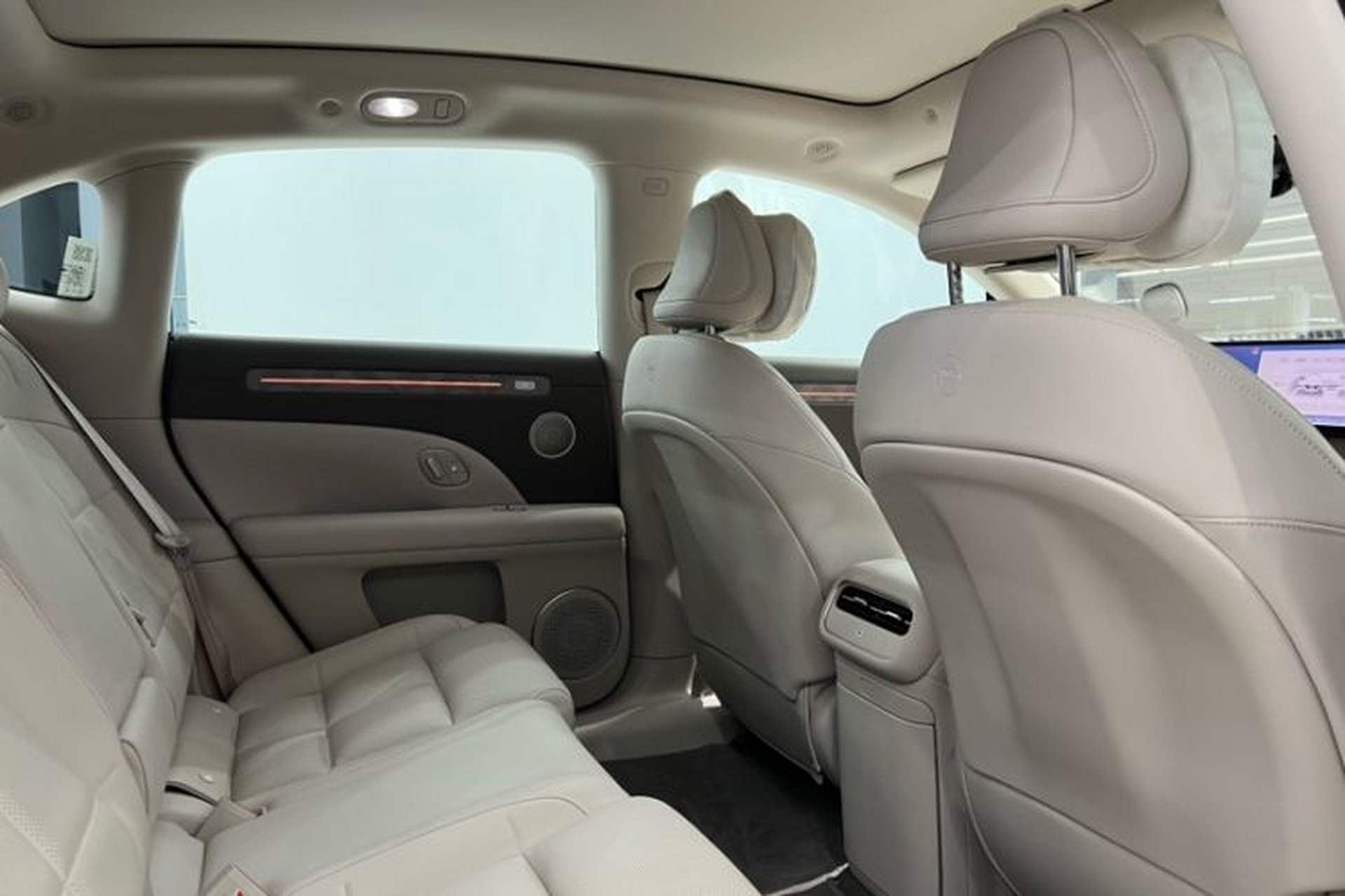 Used IM LS6 2026 Model Range-Extending 52 Max Interior 2