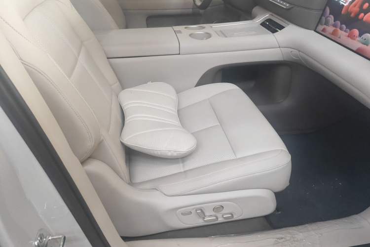 Used IM LS6 2026 Model Pure Electric Max Interior 3