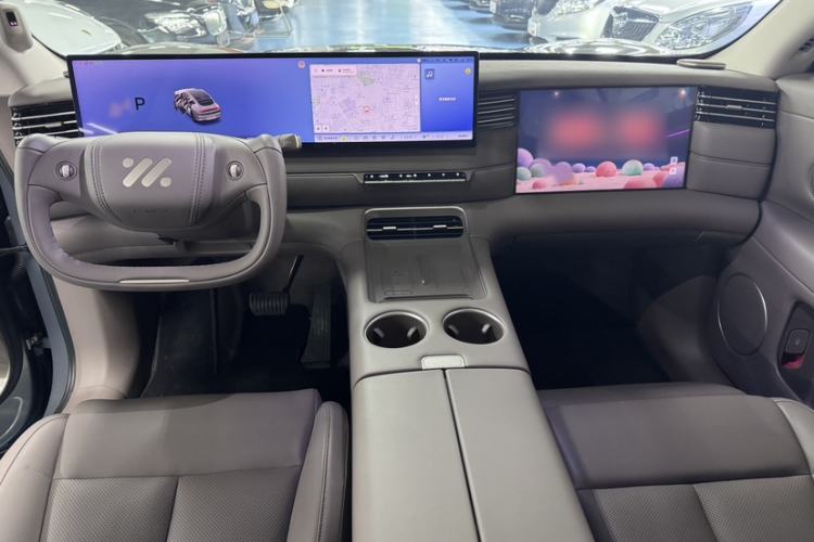 Used IM LS6 2026 Model Range-Extending 66 Max Interior 4