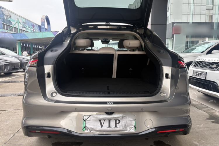 Used IM LS6 2026 Model Range-Extending 66 Max Interior 5