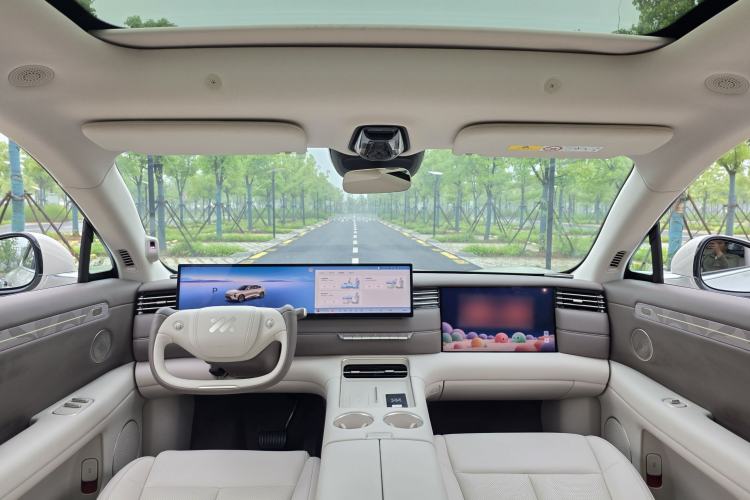 Used IM LS6 2026 Model Range-Extending 52 Max Interior 7