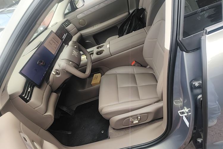 Used IM LS6 2026 Model Range-Extending 66 Max Left Front Seat