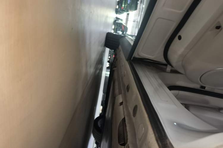 Used IM LS6 2026 Model Range-Extending 52 Max Left Side Sill
