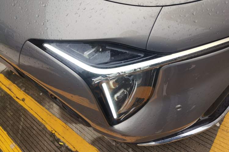 Used IM LS6 2026 Model Range-Extending 66 Max Right Front Headlight