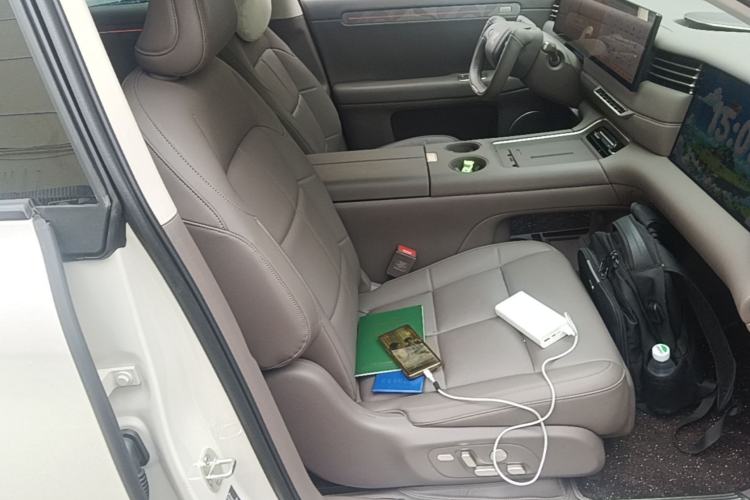 Used IM LS6 2026 Model Range-Extending 66 Max+ Right Front Seat