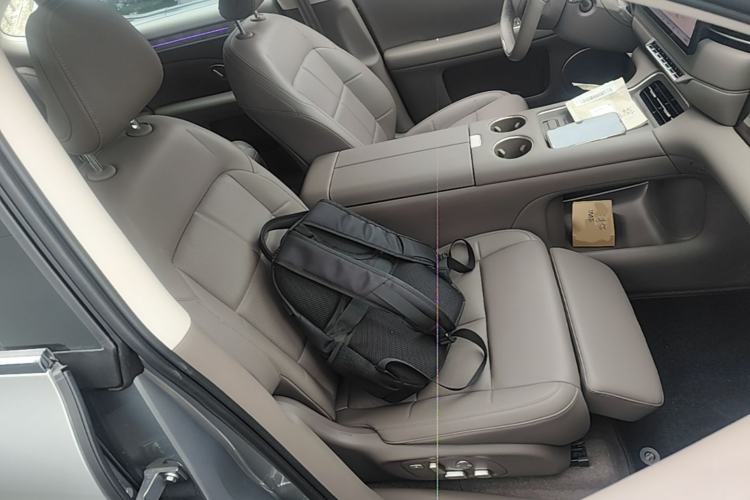 Used IM LS6 2026 Model Range-Extending 66 Max Right Front Seat