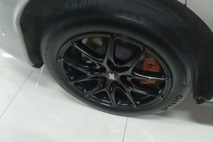 Used IM LS6 2026 Model Pure Electric Max Right Rear Wheel Hub