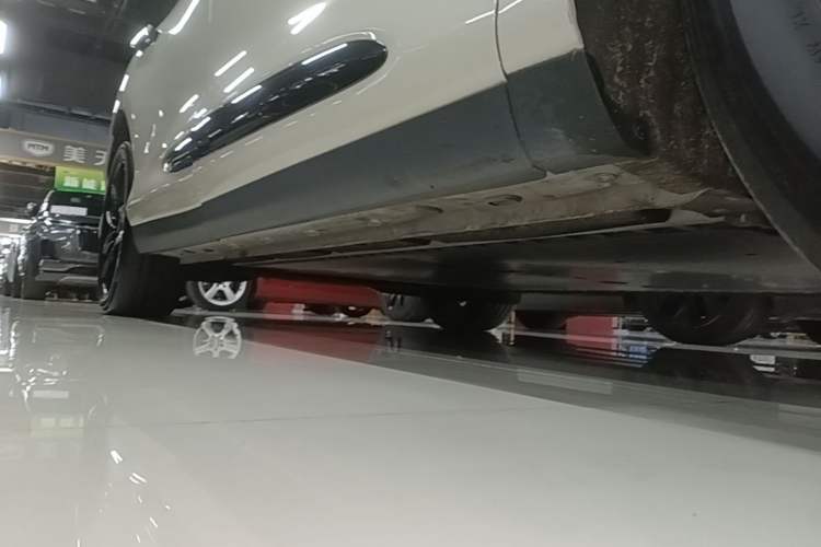 Used IM LS6 2026 Model Pure Electric Max Right Side Sill