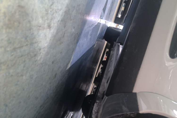 Used IM LS6 2026 Model Range-Extending 52 Max Right Side Sill