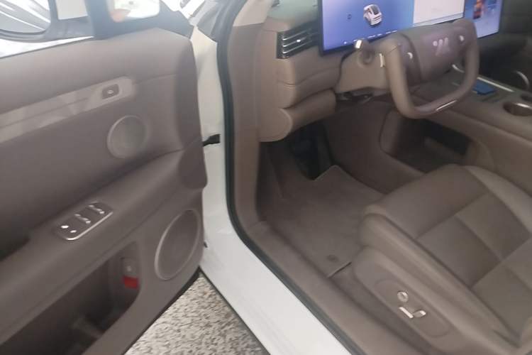 Used IM LS6 2026 Model Range-Extending 52 Max Driver Seat