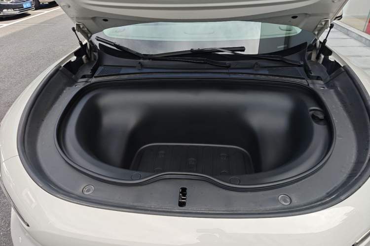 Used IM LS6 2026 Model Pure Electric Max Engine Bay