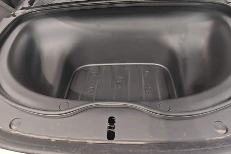 Used IM LS6 2026 Model Pure Electric Max Engine Bay