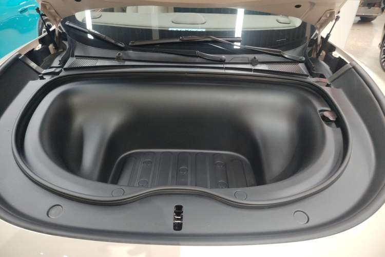 Used IM LS6 2026 Model Pure Electric Max Engine Bay