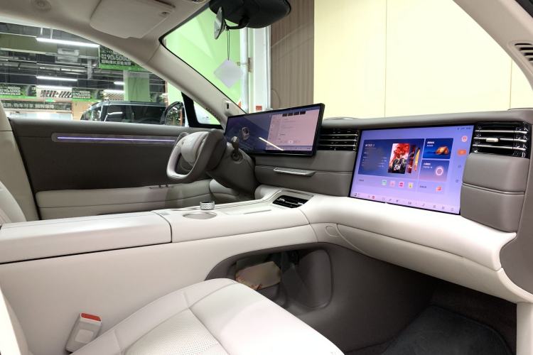Used IM LS6 2026 Model Pure Electric Max Interior 3