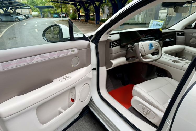 Used IM LS6 2026 Model Pure Electric Max Interior 3