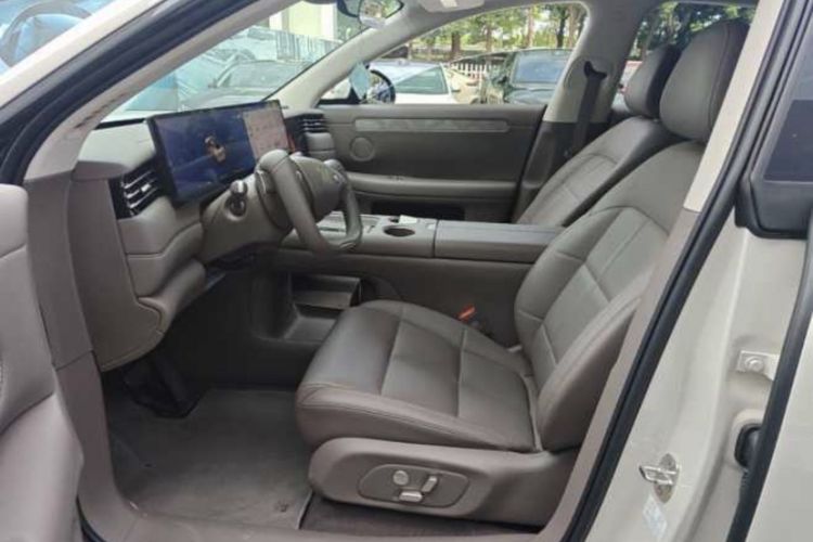 Used IM LS6 2026 Model Pure Electric Max Interior 4