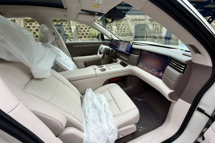 Used IM LS6 2026 Model Pure Electric Max Interior 4