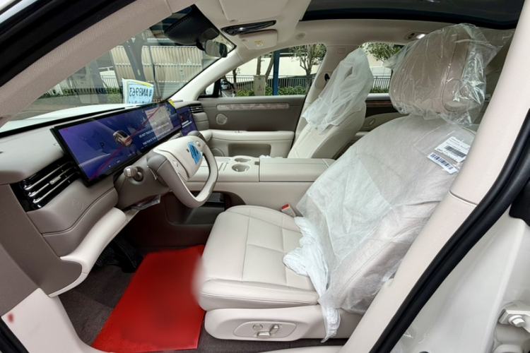 Used IM LS6 2026 Model Pure Electric Max Interior 5