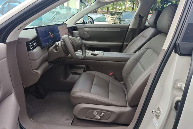 Used IM LS6 2026 Model Pure Electric Max Left Front Seat