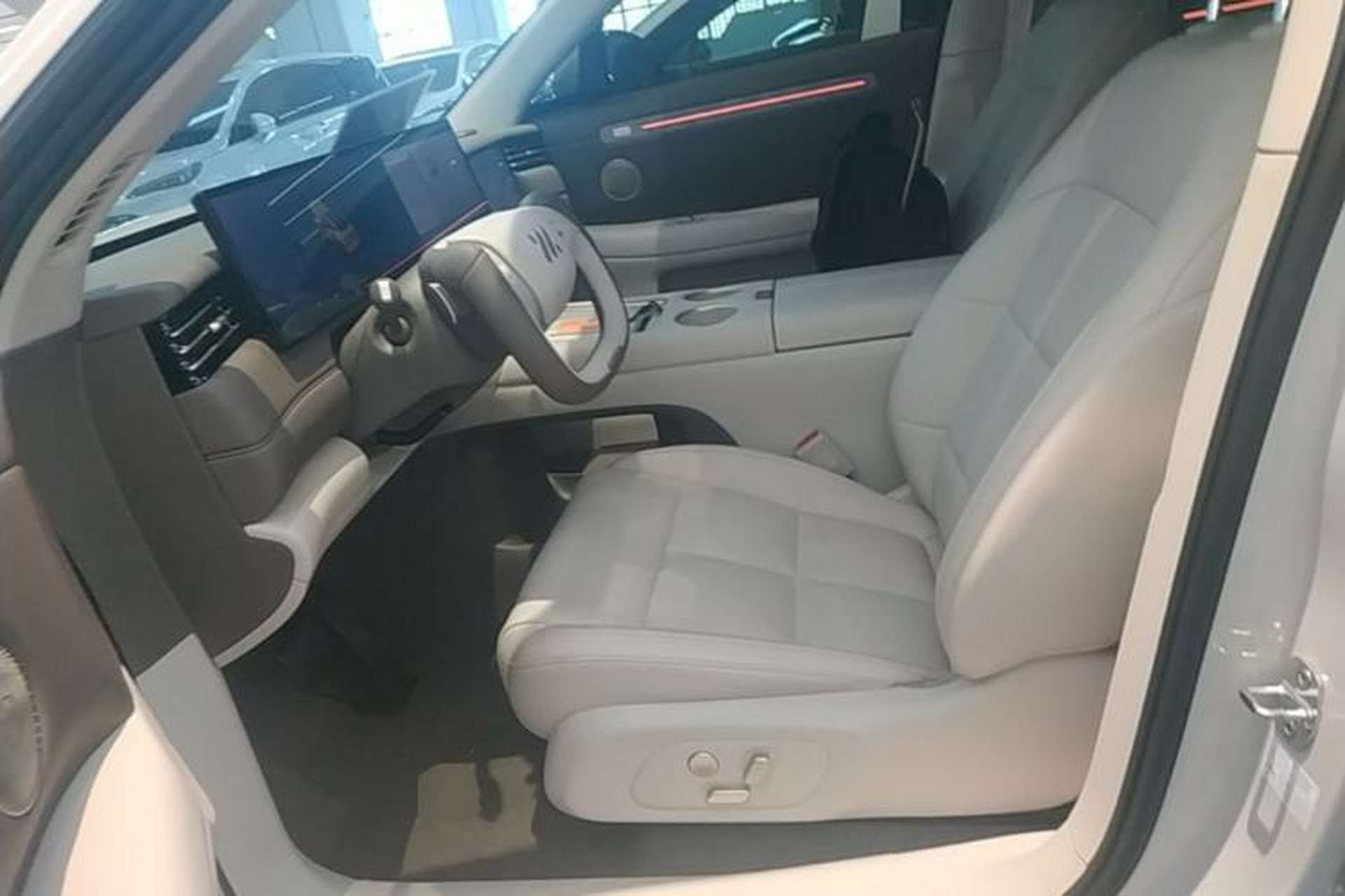Used IM LS6 2026 Model Pure Electric Max Left Front Seat