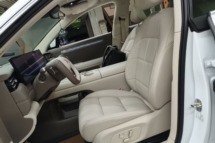 Used IM LS6 2026 Model Pure Electric Max Left Front Seat