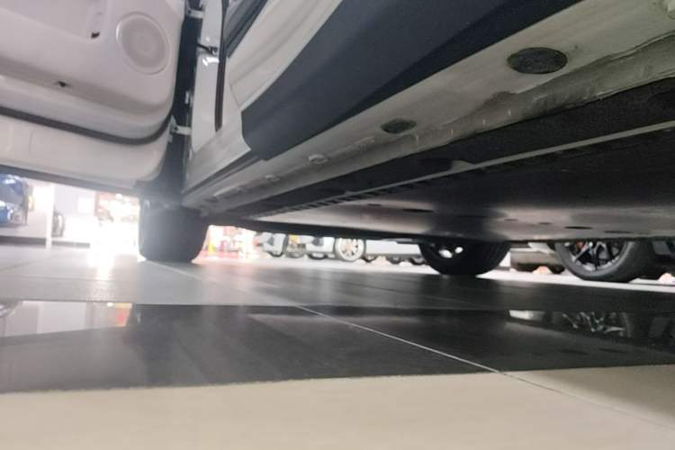 Used IM LS6 2026 Model Pure Electric Max Left Side Sill