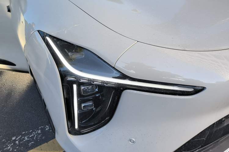 Used IM LS6 2026 Model Range-Extending 52 Max Right Front Headlight