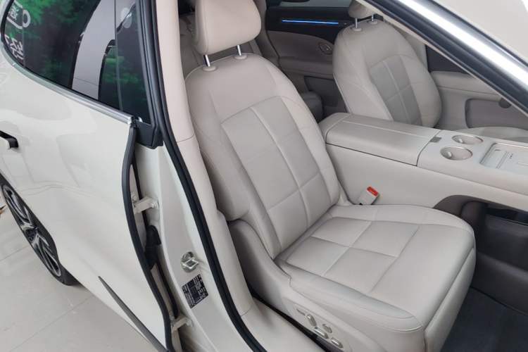 Used IM LS6 2026 Model Pure Electric Max Right Front Seat