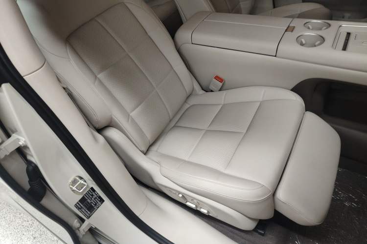 Used IM LS6 2026 Model Range-Extending 52 Max Right Front Seat