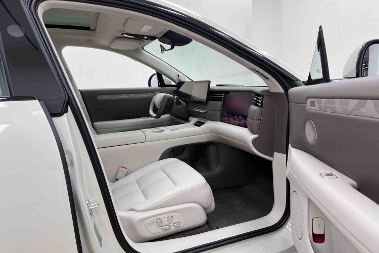 Used IM LS6 2026 Model Pure Electric Max Right Front Seat