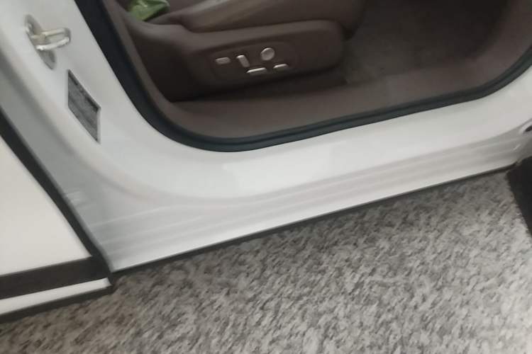 Used IM LS6 2026 Model Range-Extending 52 Max Right Side Sill