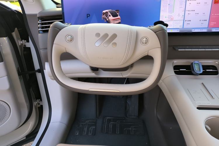 Used IM LS6 2026 Model Range-Extending 52 Max Steering Wheel