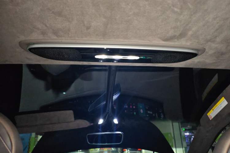 Used IM LS7 2023 100kWh Lux Rear-Drive Version Headliner